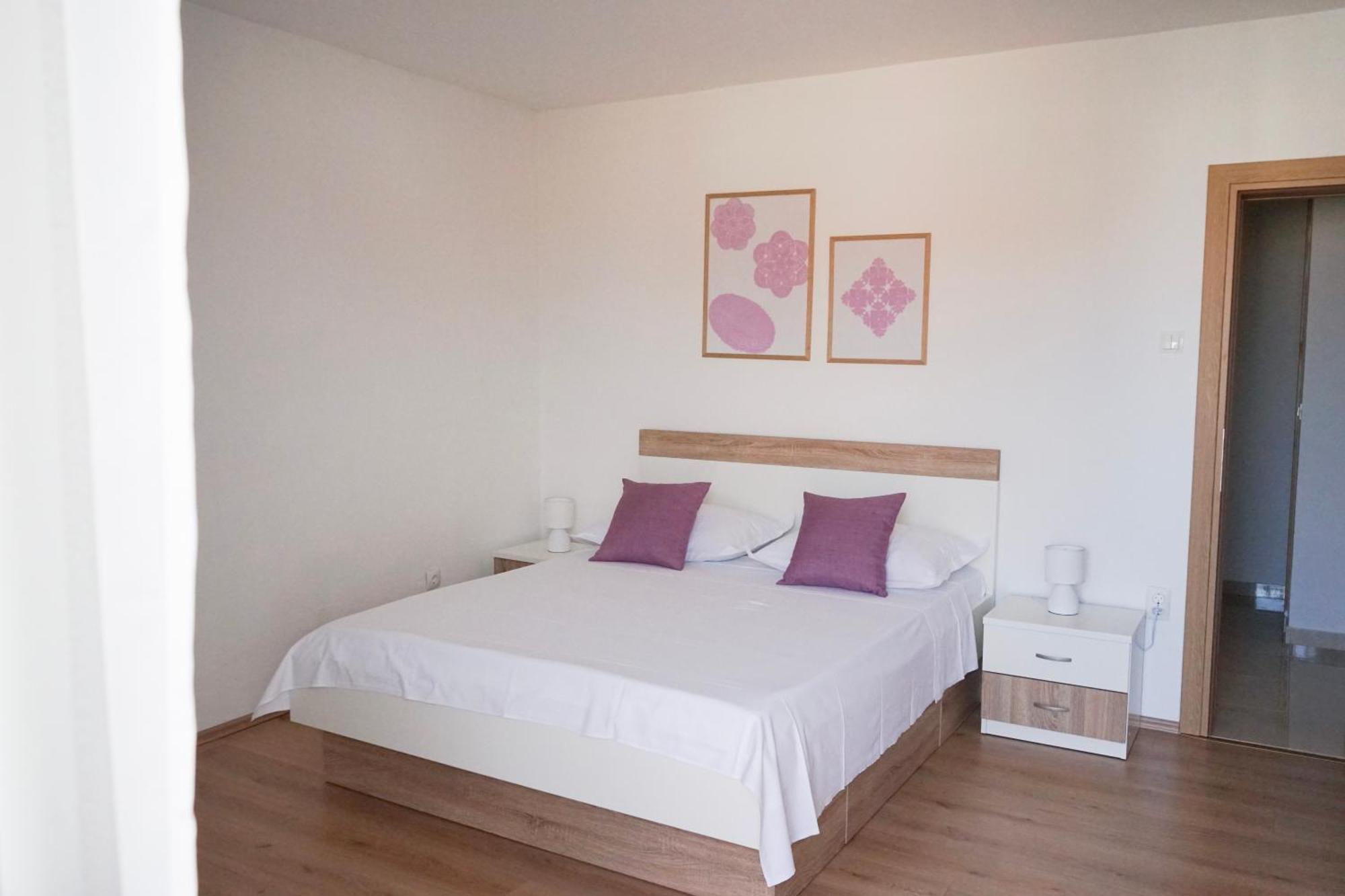 Apartments Rose Makarska Bagian luar foto