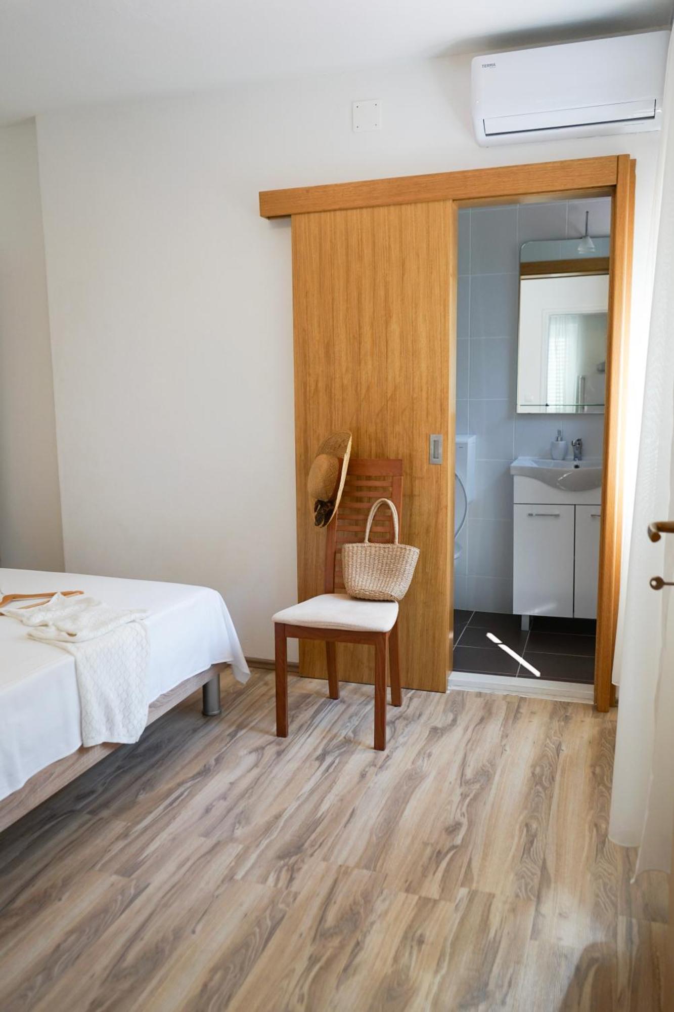 Apartments Rose Makarska Bagian luar foto