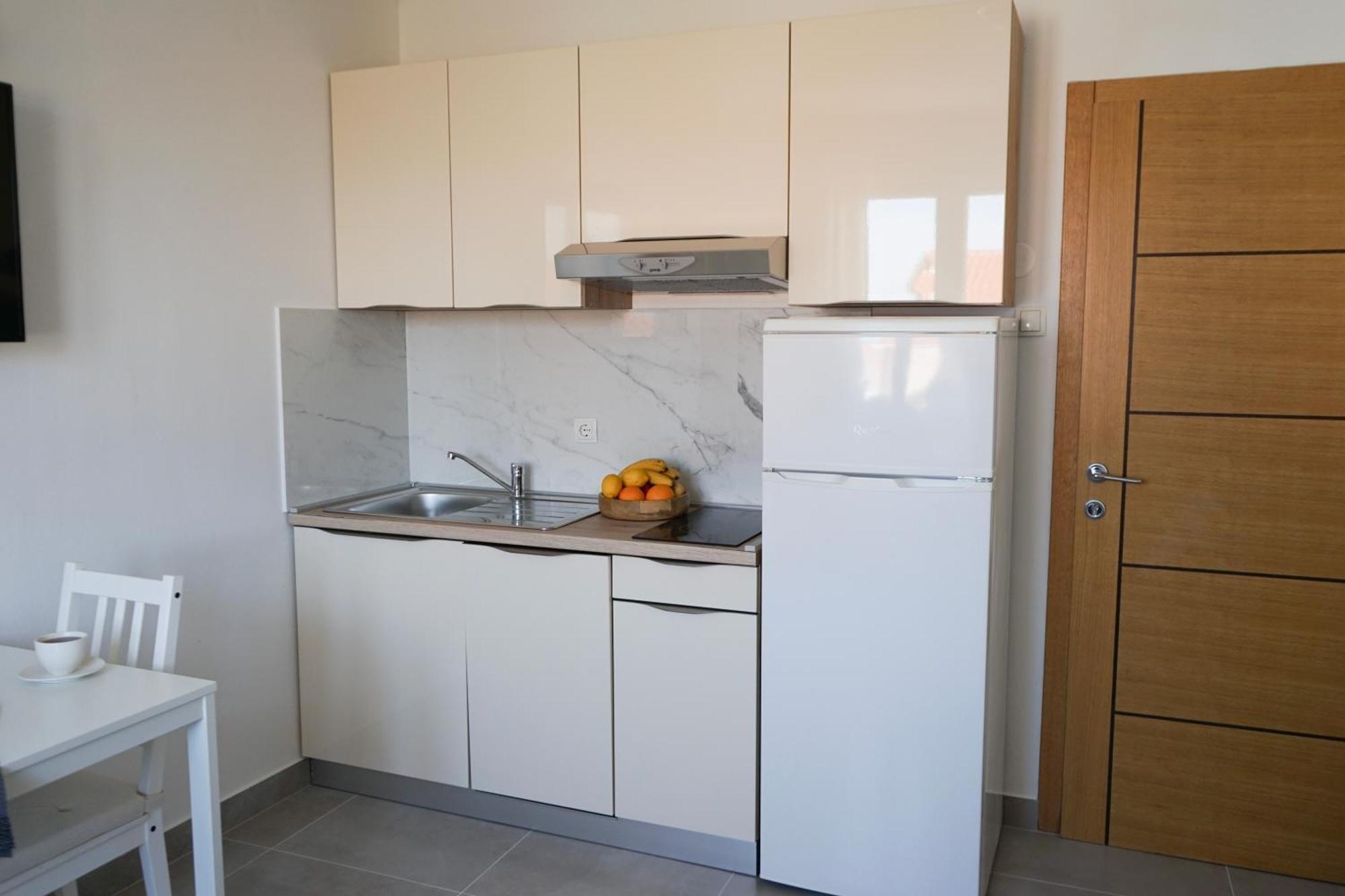Apartments Rose Makarska Bagian luar foto